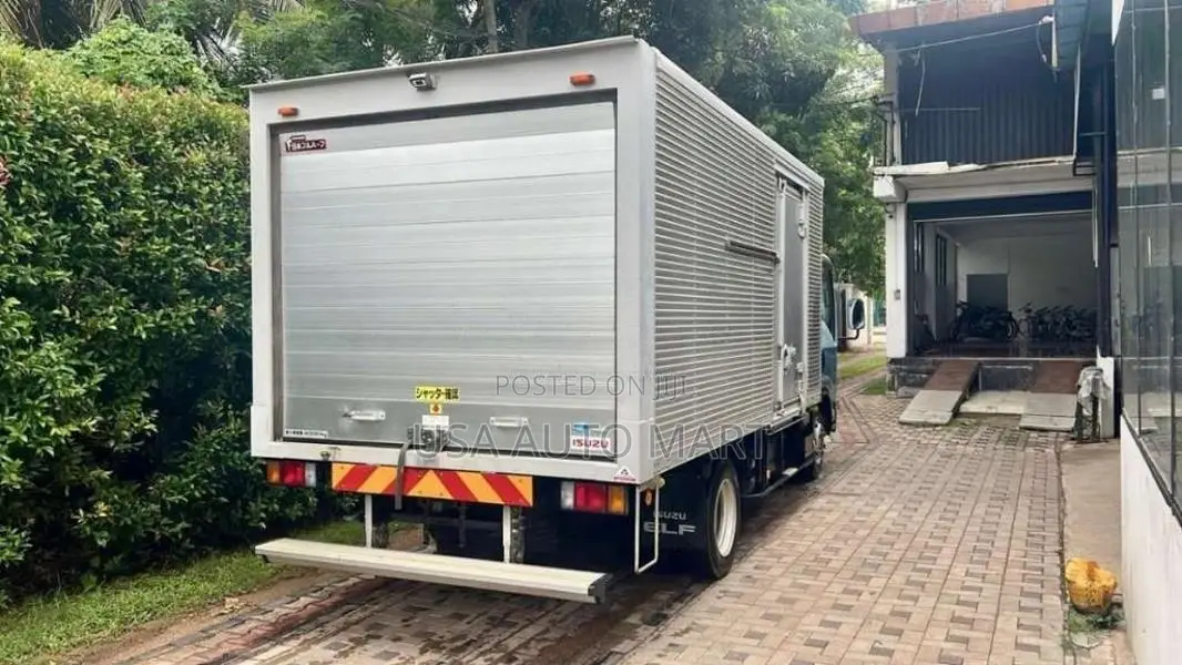 Isuzu ELF 2019 Lorry (Used)
