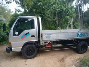 Isuzu ELF 2006 Lorry (Used)