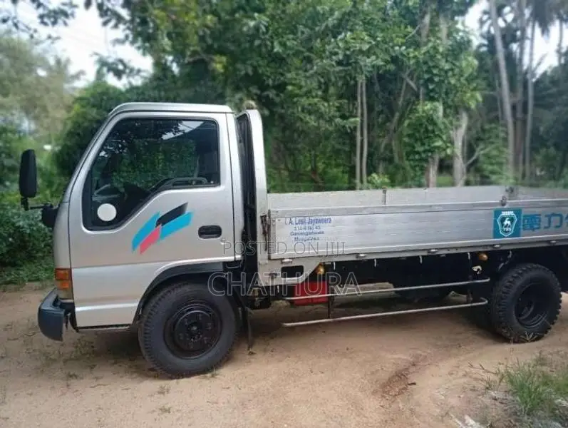 Isuzu ELF 2006 Lorry (Used)