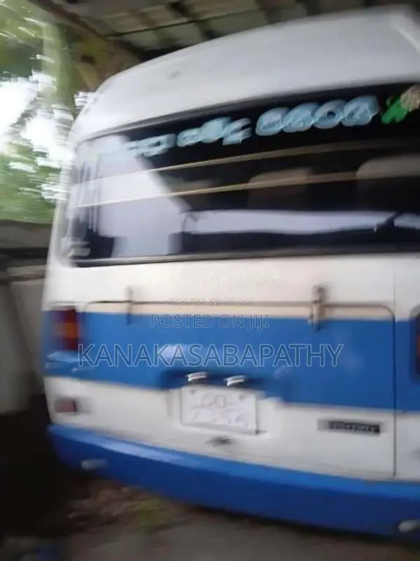 Isuzu Journey 1990 Bus (Used)