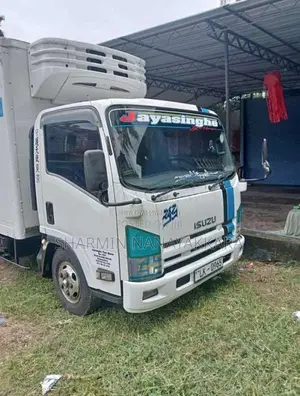 Isuzu ELF 2012 Lorry (Used)