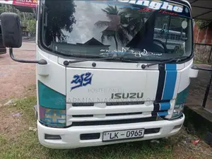 Isuzu ELF 2012 Lorry (Used)