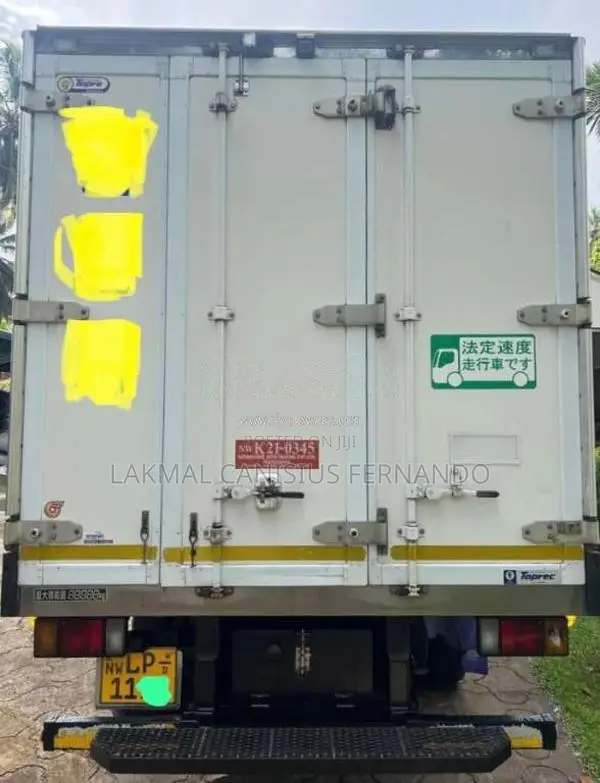 Isuzu Freezer 2015 Lorry (Used)