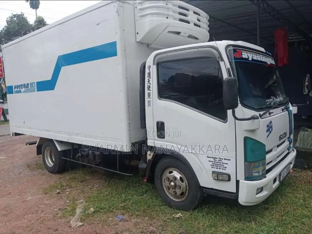 Isuzu ELF 2012 Lorry (Used)