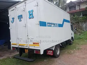 Isuzu ELF 2012 Lorry (Used)