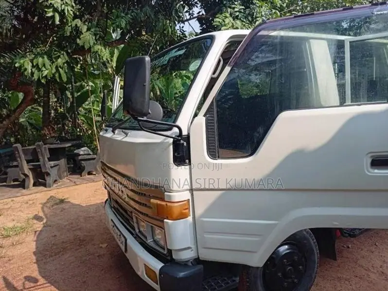 Toyota Dyna 1992 Crew Cab (Used)