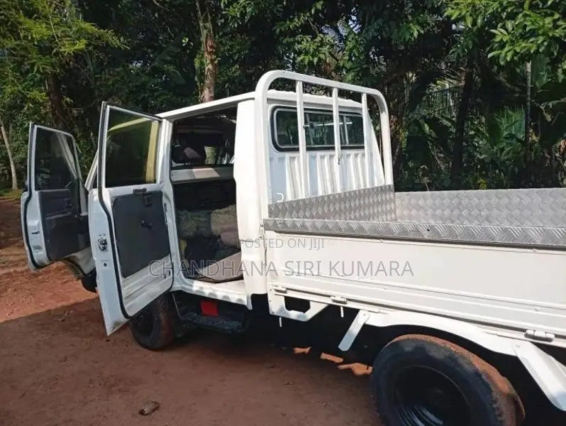 Toyota Dyna 1992 Crew Cab (Used)