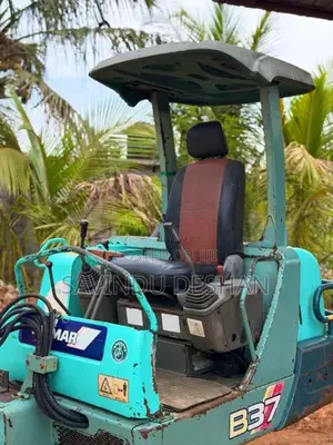 Yanmar B37-2 Excavator 2016 Heavy-Duty (Used)