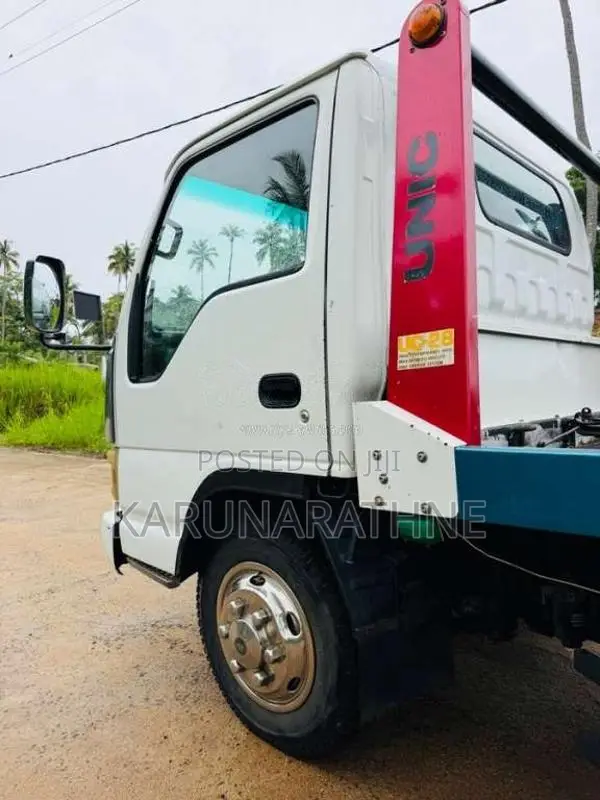 Isuzu Vehicle Carrier 2004 Lorry (Used)
