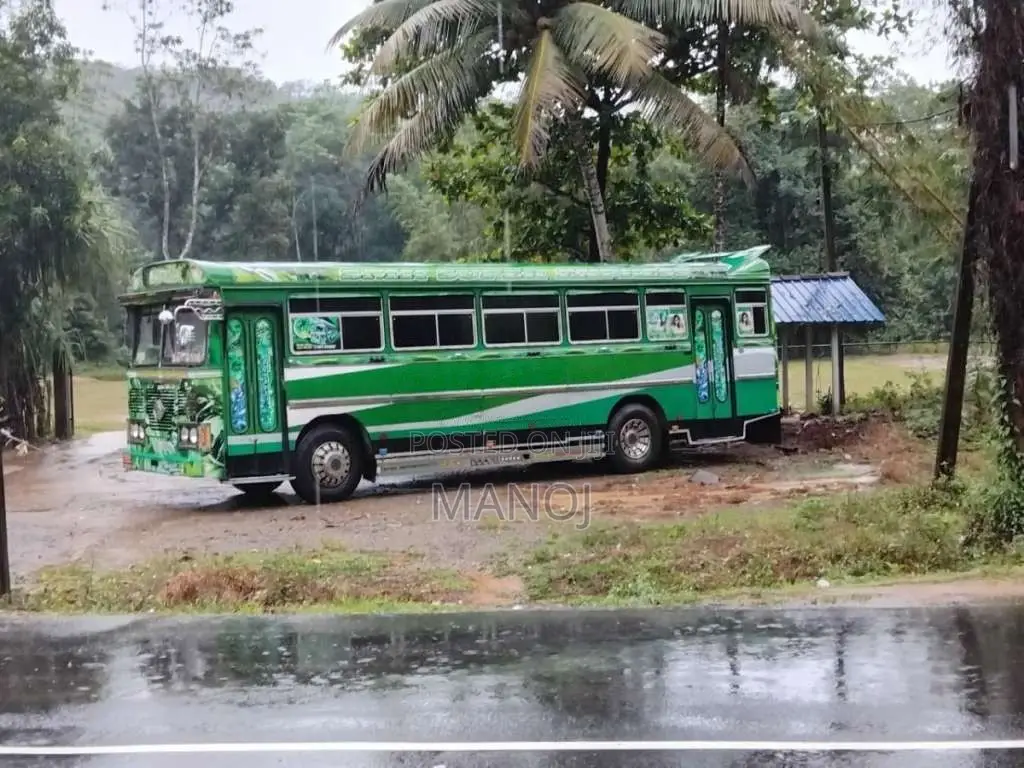 Ashok-Leyland Viking 2003 Bus (Used)