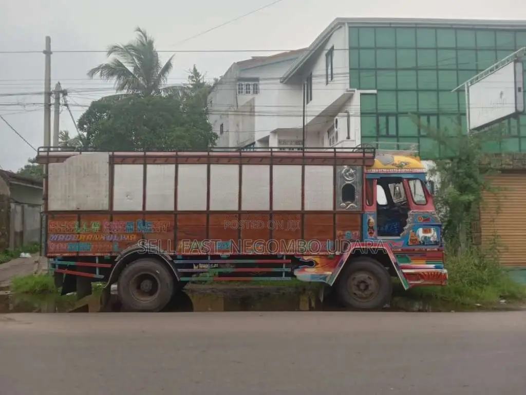 Ashok-Leyland Comet Super 2000 Lorry (Used)