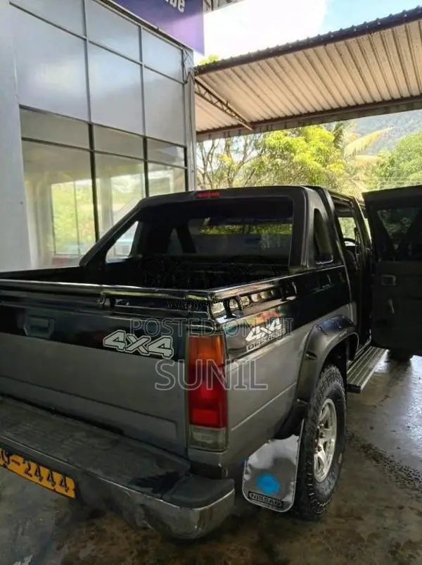 Nissan D21 1986 Pickup (Used)
