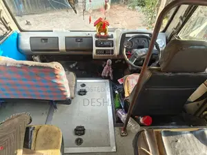 Eicher Skyline 2011 Bus (Used)