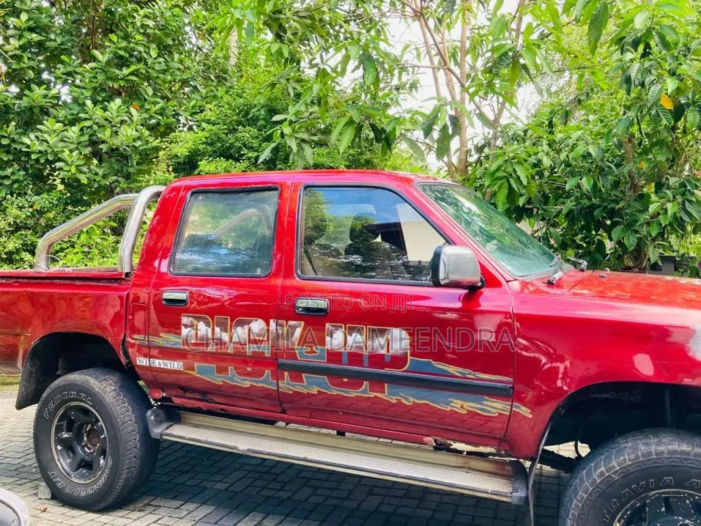 Toyota Hilux 1996 Pickup (Used)