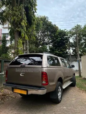 Toyota Hilux 2010 Pickup (Used)
