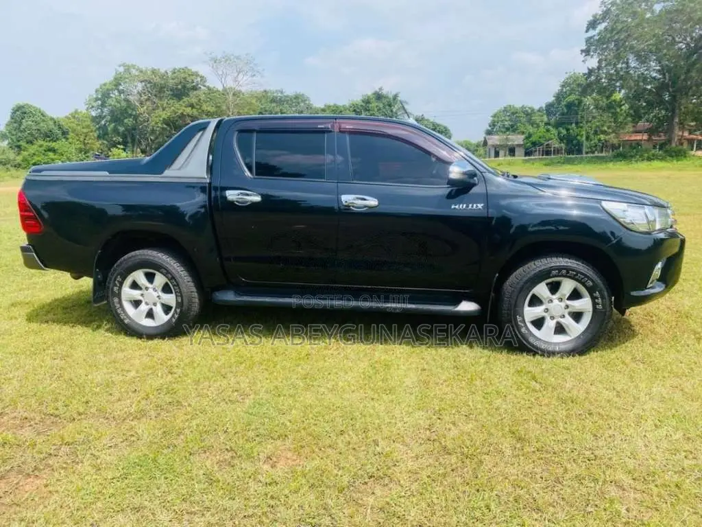 Toyota Hilux 2016 Pickup (Used)