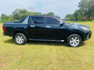 Toyota Hilux 2016 Pickup (Used)