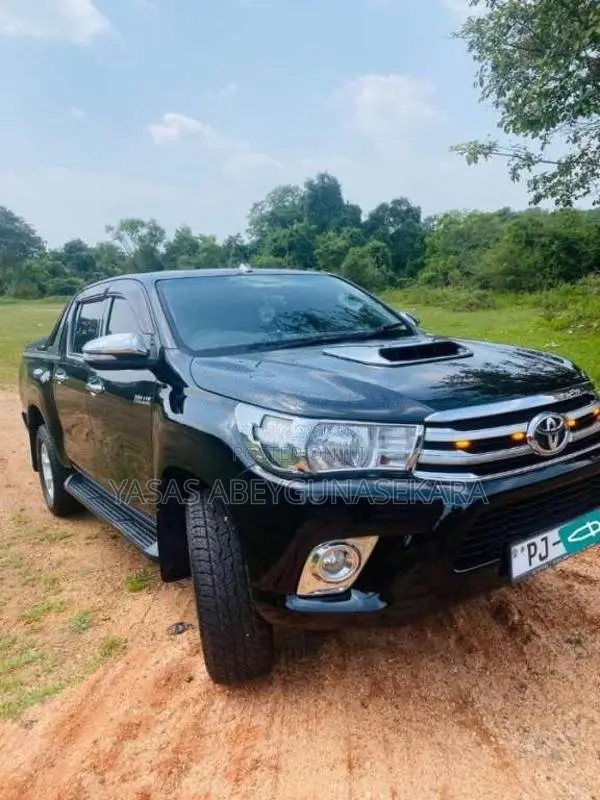 Toyota Hilux 2016 Pickup (Used)