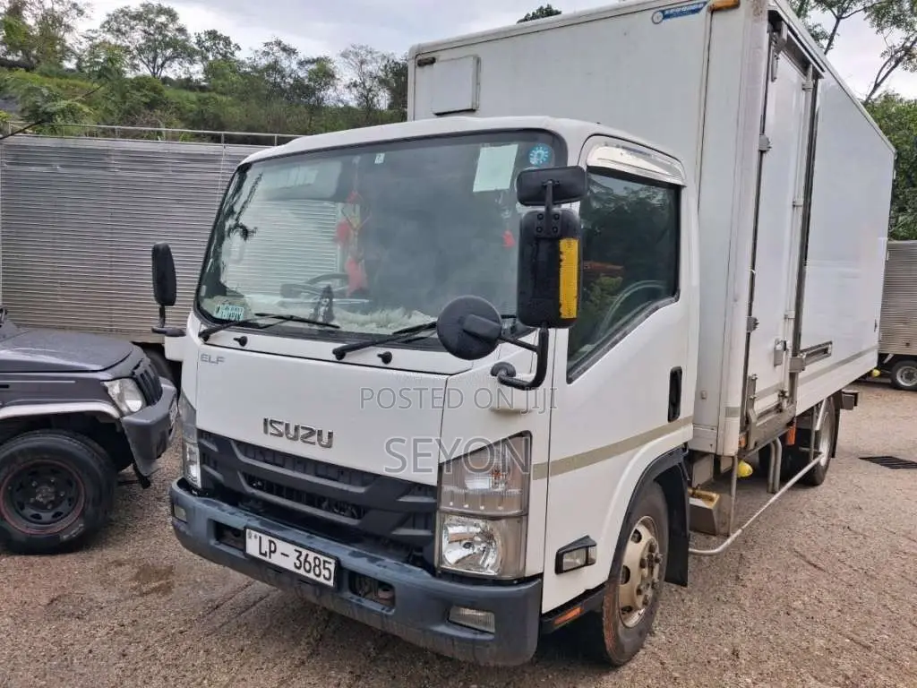 Isuzu Full Body 2016 Lorry (Used)