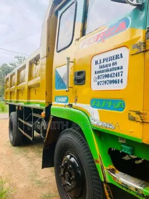 Ashok-Leyland Tipper 2014 Lorry (Used)