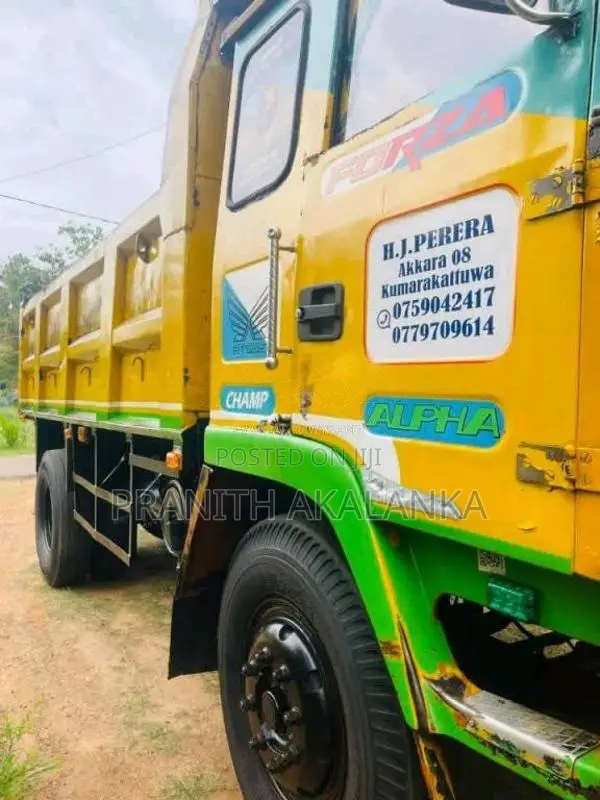 Ashok-Leyland Tipper 2014 Lorry (Used)