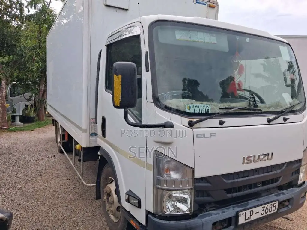 Isuzu Full Body 2016 Lorry (Used)