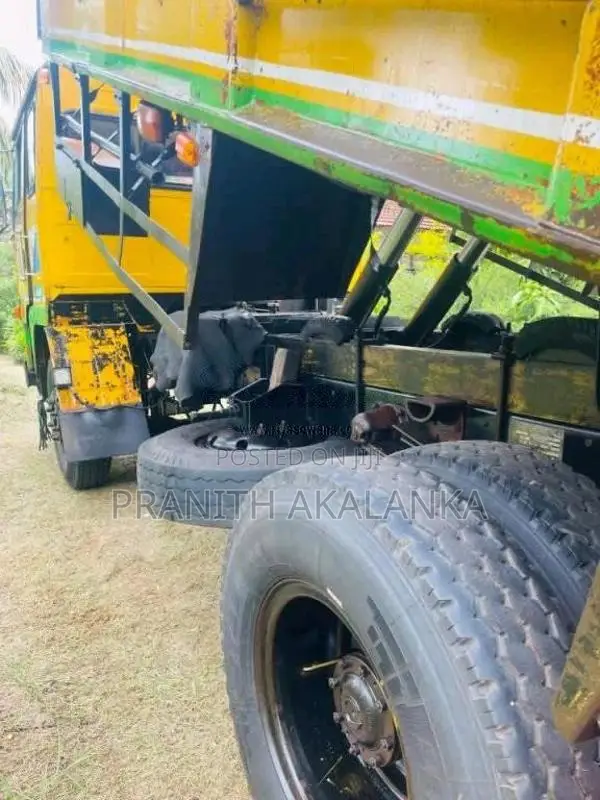 Ashok-Leyland Tipper 2014 Lorry (Used)