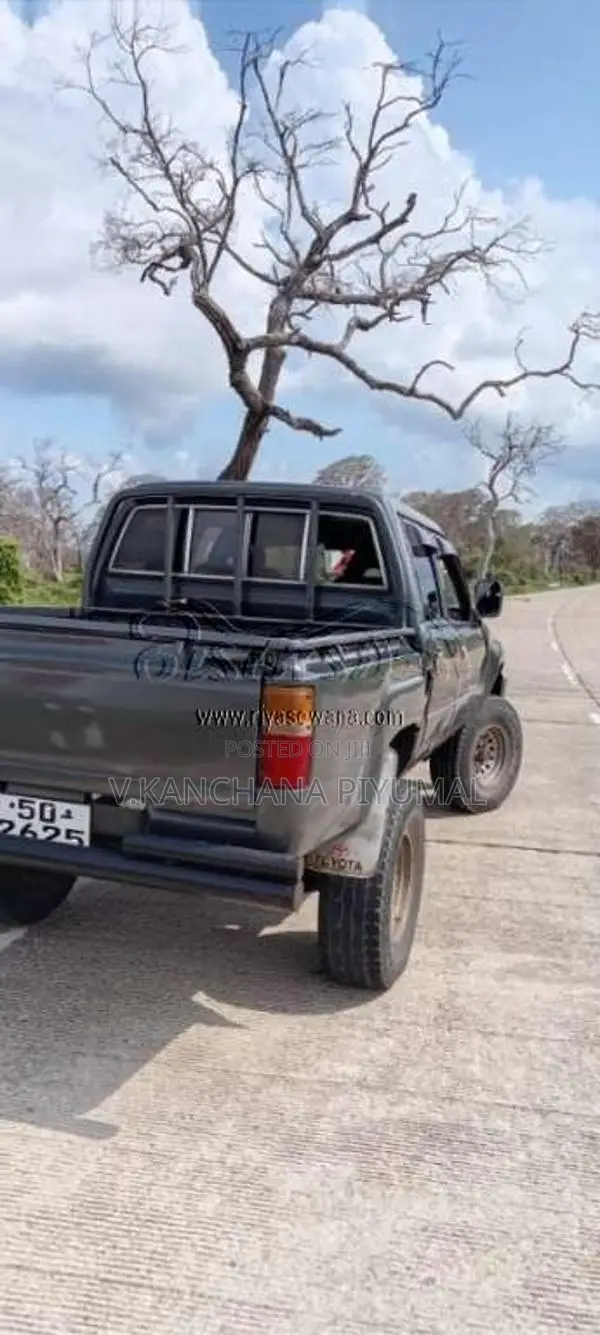 Toyota Hilux Ln65 1985 Pickup (Used)