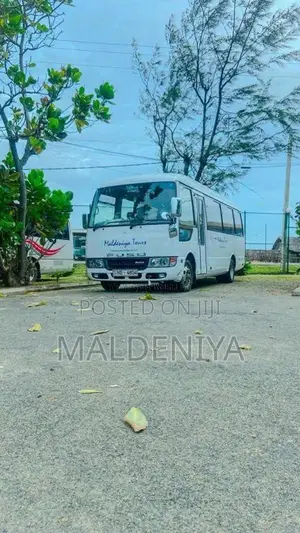 Mitsubishi Fuso 4m 50 2015 Bus (Used)