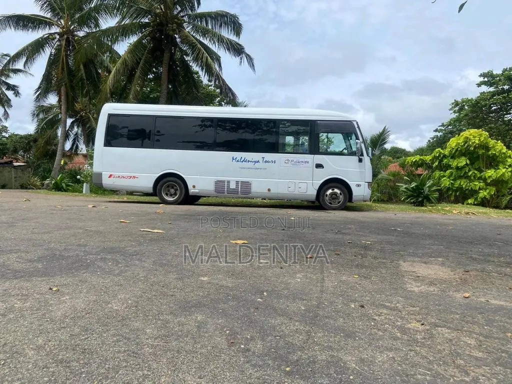 Mitsubishi Fuso 4m 50 2015 Bus (Used)