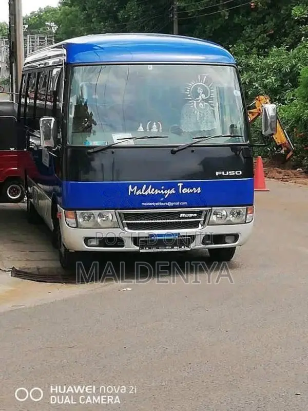Mitsubishi Fuso 2009 Bus (Used)