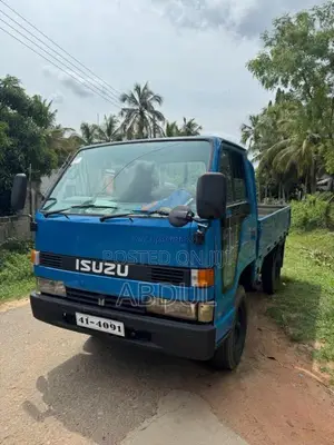 Isuzu ELF 1982 Lorry (Used)