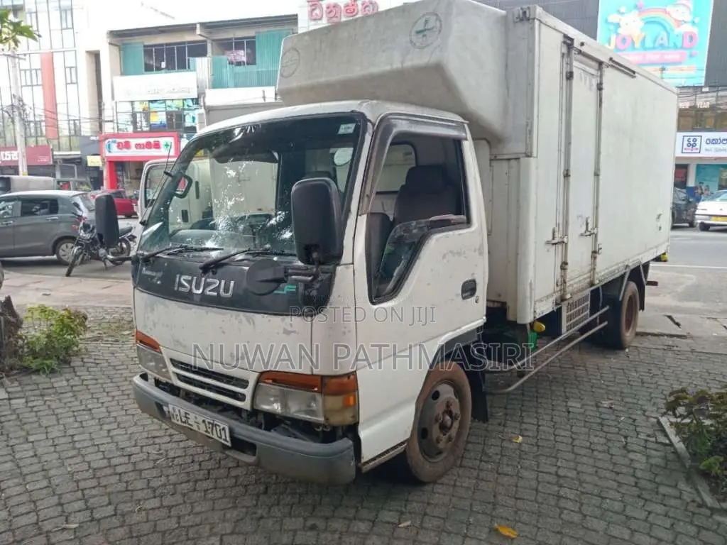 Isuzu Freezer 2002 Lorry (Used)