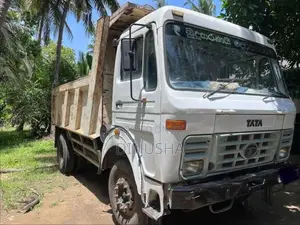 Tata 1615 2010 Lorry (Used)