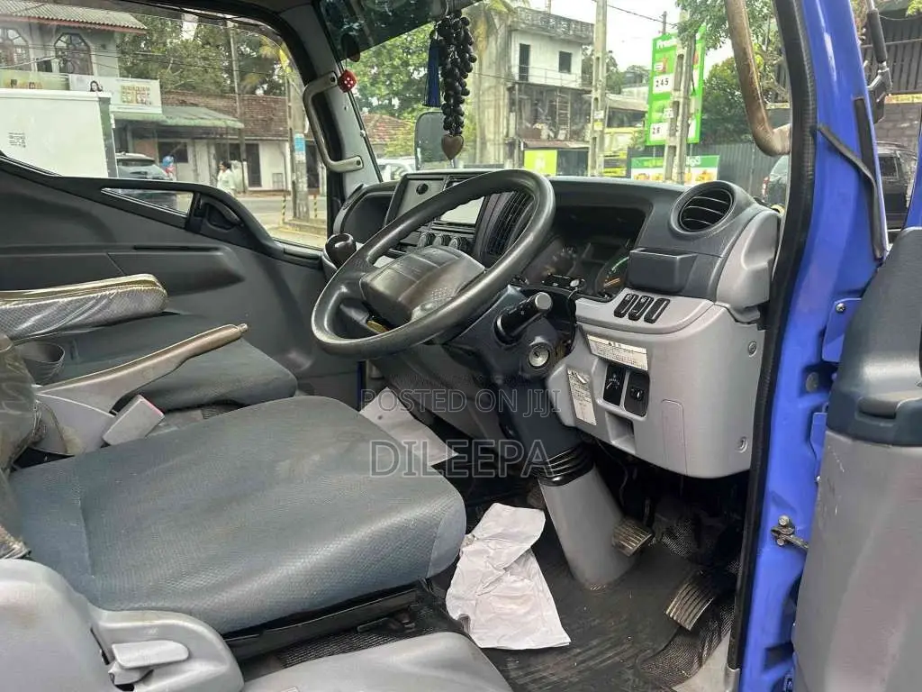 Mitsubishi Canter 2015 Lorry (Used)
