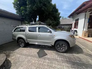 Toyota Hilux 2011 Pickup (Used)
