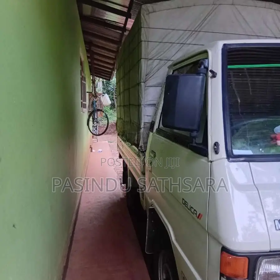 Mitsubishi Delica 1981 Lorry (Used)