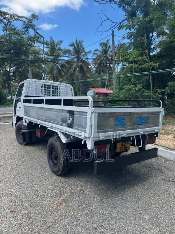Isuzu Single Wheel 1980 Lorry (Used)