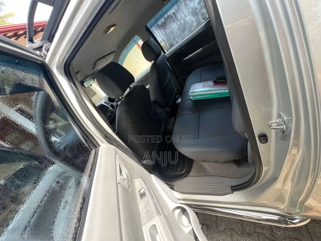 Toyota Hilux 2011 Pickup (Used)