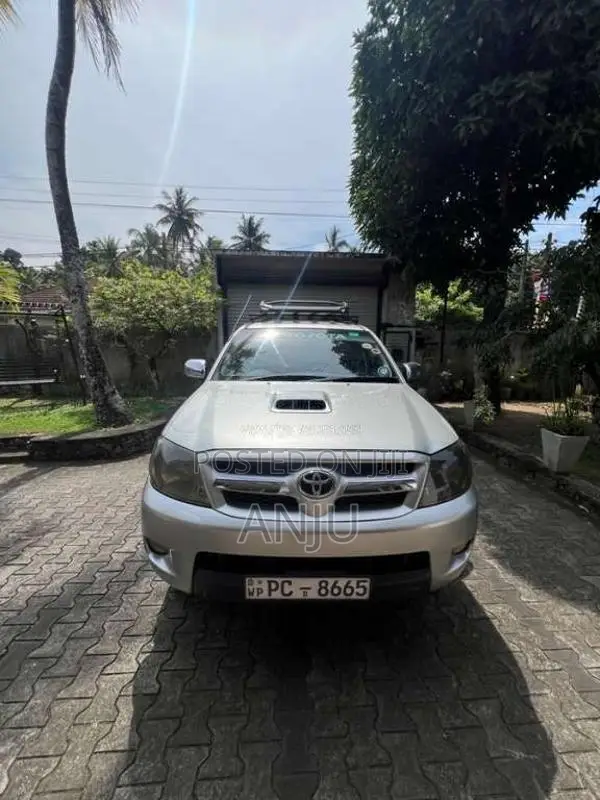 Toyota Hilux 2011 Pickup (Used)