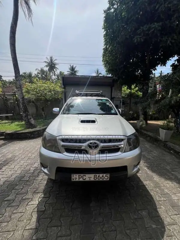 Toyota Hilux 2011 Pickup (Used)