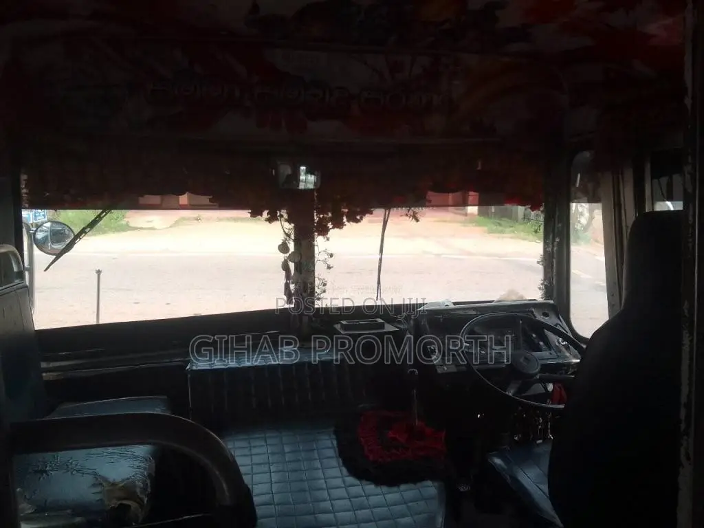 Ashok-Leyland Leyland 1995 Bus (Used)