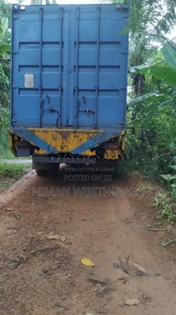 Ashok-Leyland Tusker 2004 Lorry (Used)
