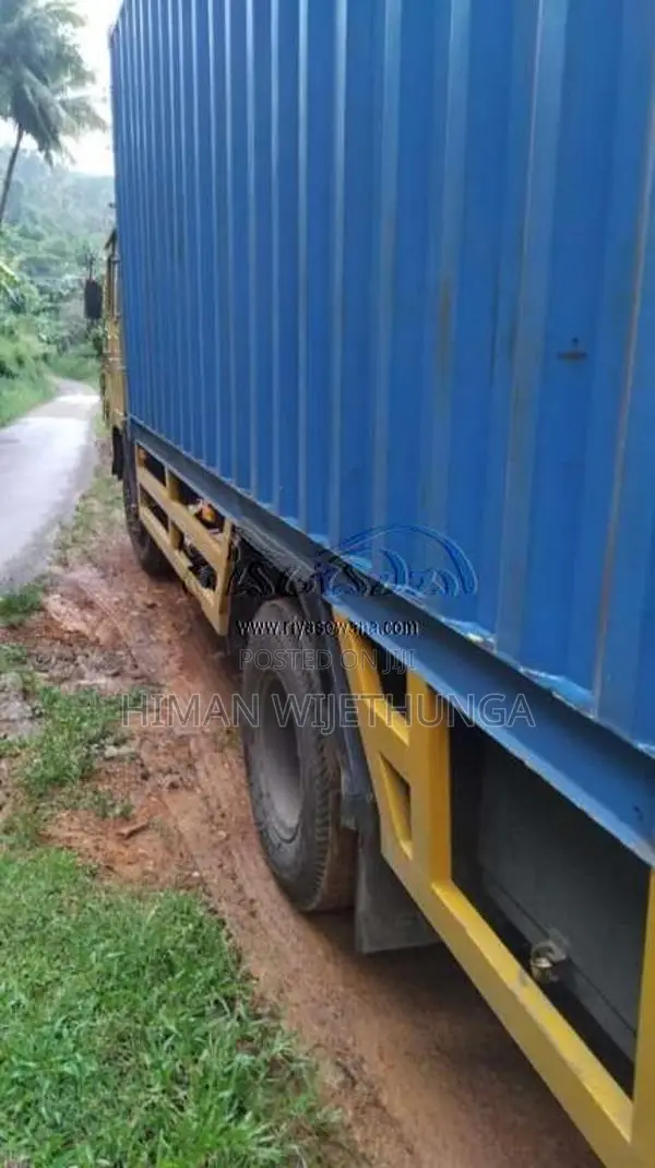 Ashok-Leyland Tusker 2004 Lorry (Used)