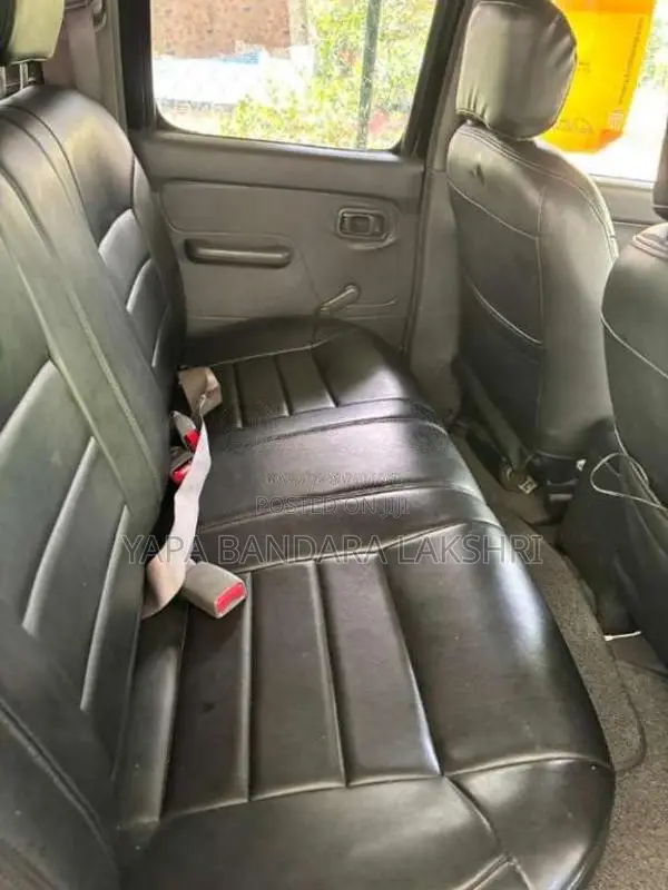 Nissan D22 2005 Pickup (Used)