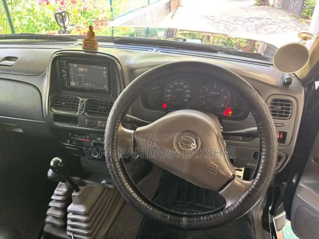 Nissan D22 2005 Pickup (Used)