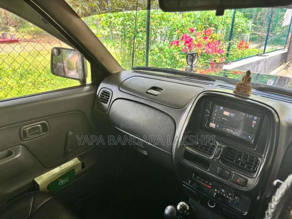 Nissan D22 2005 Pickup (Used)