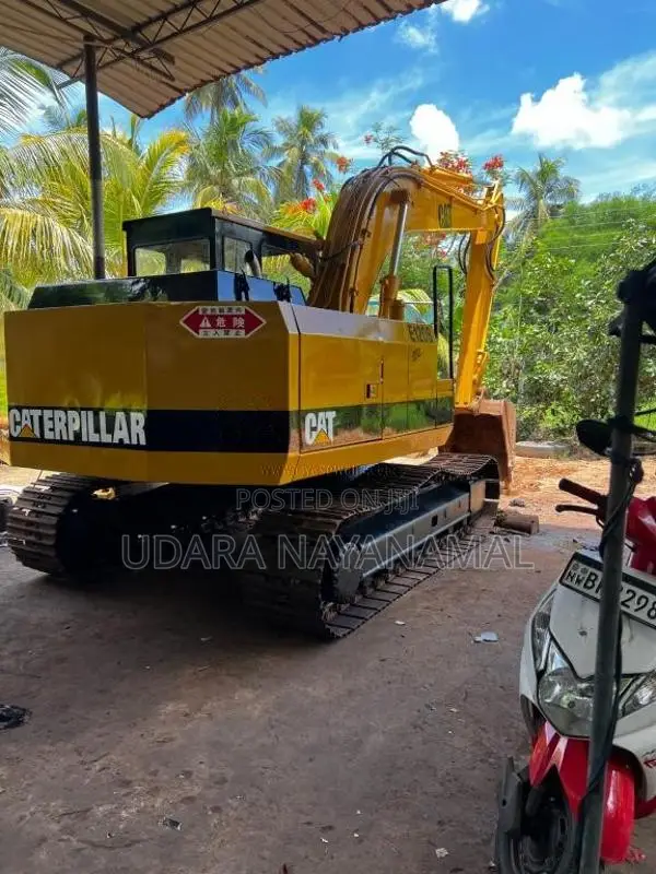 CAT E120B 2005 Heavy-Duty (Used)
