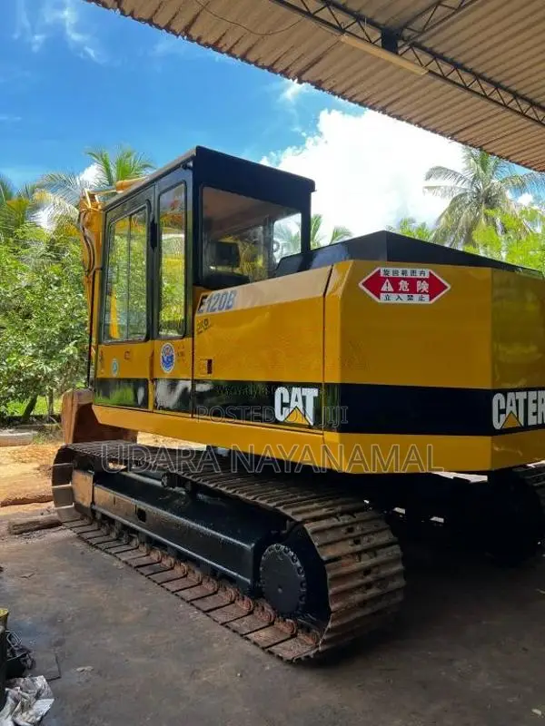CAT E120B 2005 Heavy-Duty (Used)