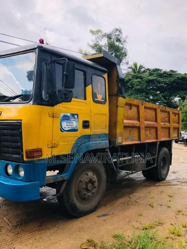 Ashok-Leyland Tipper 2012 Lorry (Used)
